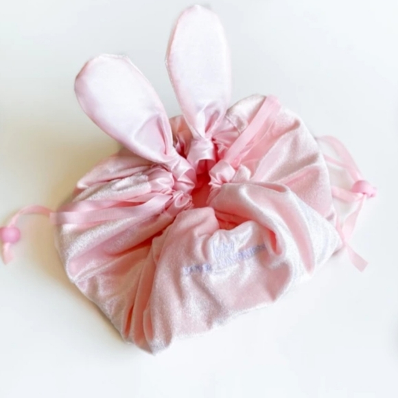Loha bunny soft velvet lay & play makeup bag NWT - Picture 5 of 5